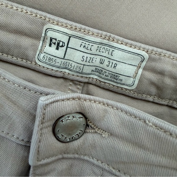 We The Free Just Float On Flare Jeans Size 31 R - Picture 7 of 9